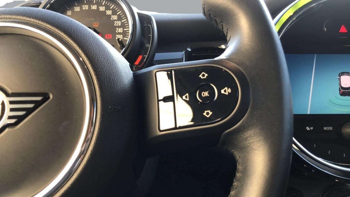 MINI MINI 5 Puertas Cooper 100 kW (136 CV) Vehículo usado en Sevilla MINI MINI 5 Puertas Cooper 100 kW (136 CV) Vehículo usado en Sevilla