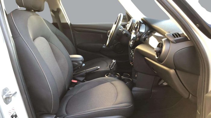 MINI MINI 5 Puertas Cooper 100 kW (136 CV) Vehículo usado en Sevilla MINI MINI 5 Puertas Cooper 100 kW (136 CV) Vehículo usado en Sevilla