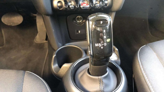 MINI MINI 5 Puertas Cooper 100 kW (136 CV) Vehículo usado en Sevilla MINI MINI 5 Puertas Cooper 100 kW (136 CV) Vehículo usado en Sevilla