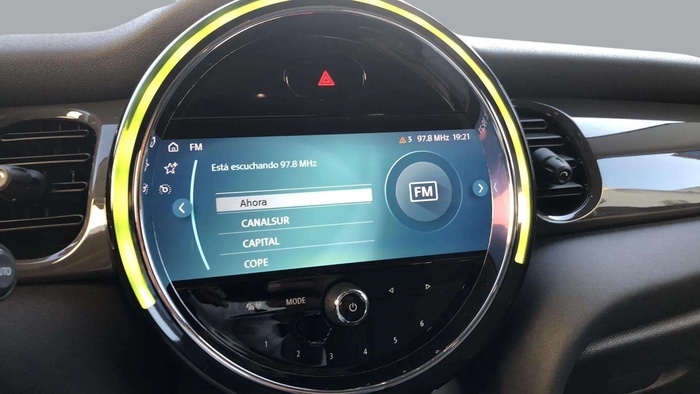 MINI MINI 5 Puertas Cooper 100 kW (136 CV) Vehículo usado en Sevilla MINI MINI 5 Puertas Cooper 100 kW (136 CV) Vehículo usado en Sevilla