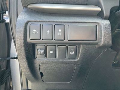 Mitsubishi Eclipse Cross 2.4 PHEV Kaiteki 4WD Auto 138 kW (188 CV) 17 Mitsubishi Eclipse Cross 2.4 PHEV Kaiteki 4WD Auto 138 kW (188 CV) 17