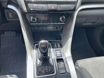 Mitsubishi Eclipse Cross 2.4 PHEV Kaiteki 4WD Auto 138 kW (188 CV) 14 Mitsubishi Eclipse Cross 2.4 PHEV Kaiteki 4WD Auto 138 kW (188 CV) 14