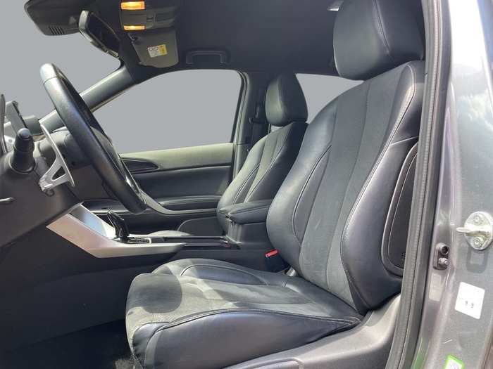 Mitsubishi Eclipse Cross 2.4 PHEV Kaiteki 4WD Auto 138 kW (188 CV) Vehículo usado en Sevilla Mitsubishi Eclipse Cross 2.4 PHEV Kaiteki 4WD Auto 138 kW (188 CV) Vehículo usado en Sevilla