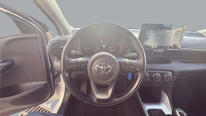 Toyota Yaris 1.0 53 kW (72 CV) Vehículo usado en Sevilla Toyota Yaris 1.0 53 kW (72 CV) Vehículo usado en Sevilla