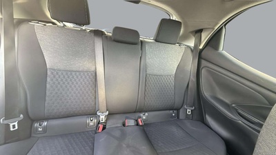 Toyota Yaris 1.0 53 kW (72 CV) 15 Toyota Yaris 1.0 53 kW (72 CV) 15