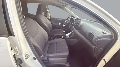 Toyota Yaris 1.0 53 kW (72 CV) 13 Toyota Yaris 1.0 53 kW (72 CV) 13