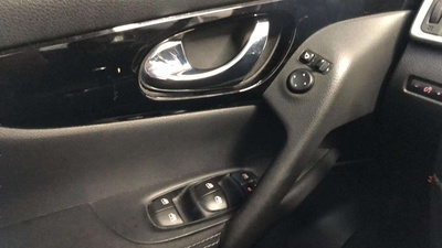 Nissan Qashqai DIG-T 115 Visia 4x2 85 kW (115 CV) 18 Nissan Qashqai DIG-T 115 Visia 4x2 85 kW (115 CV) 18