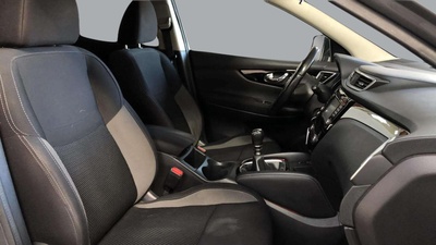 Nissan Qashqai DIG-T 115 Visia 4x2 85 kW (115 CV) 10 Nissan Qashqai DIG-T 115 Visia 4x2 85 kW (115 CV) 10