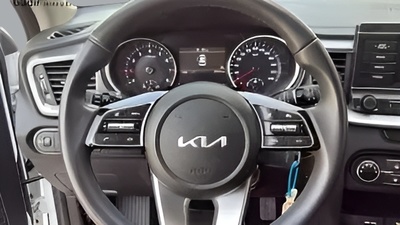 Kia Ceed 1.0 T-GDi Concept 74 kW (100 CV) 10 Kia Ceed 1.0 T-GDi Concept 74 kW (100 CV) 10