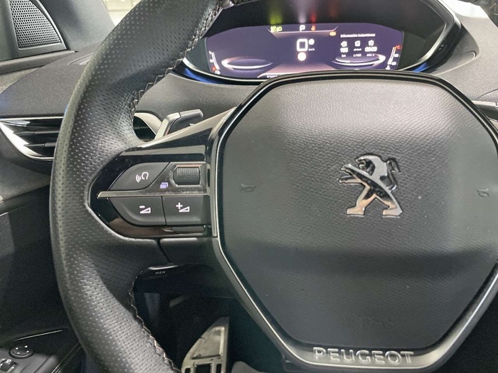 Peugeot 3008 BlueHDi 130 S&S GT EAT8 96 kW (130 CV) Vehículo usado en Sevilla Peugeot 3008 BlueHDi 130 S&S GT EAT8 96 kW (130 CV) Vehículo usado en Sevilla