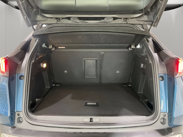 Peugeot 3008 BlueHDi 130 S&S GT EAT8 96 kW (130 CV) Vehículo usado en Sevilla Peugeot 3008 BlueHDi 130 S&S GT EAT8 96 kW (130 CV) Vehículo usado en Sevilla