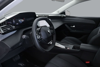 Peugeot 308 Allure Pack Hybrid eEAT8 132 kW (180 CV) 15 Peugeot 308 Allure Pack Hybrid eEAT8 132 kW (180 CV) 15