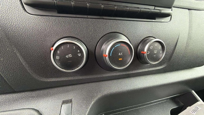 Renault Master Furgon L3H3 3500 Blue dCi 99 kW (135 CV) Vehículo usado en Sevilla Renault Master Furgon L3H3 3500 Blue dCi 99 kW (135 CV) Vehículo usado en Sevilla