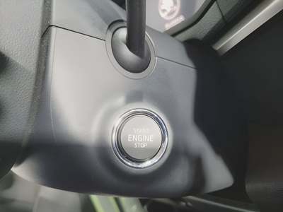 Skoda Karoq 2.0 TDI Selection 85 kW (115 CV) 17 Skoda Karoq 2.0 TDI Selection 85 kW (115 CV) 17