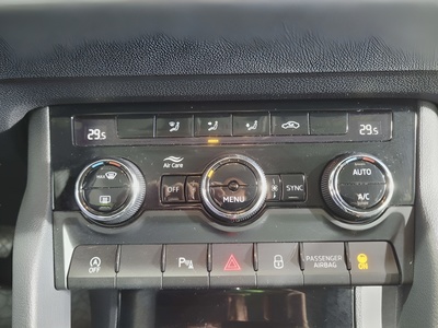 Skoda Karoq 2.0 TDI Selection 85 kW (115 CV) 19 Skoda Karoq 2.0 TDI Selection 85 kW (115 CV) 19