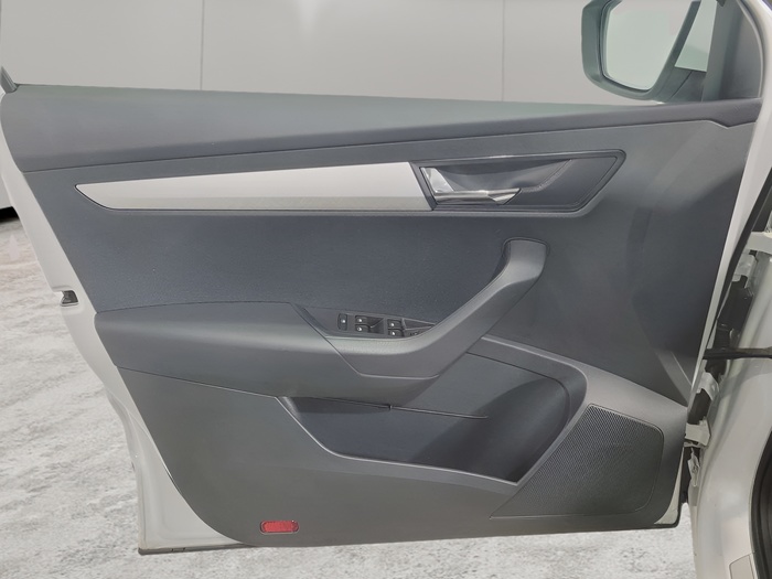 Skoda Karoq 2.0 TDI Selection 85 kW (115 CV) Vehículo usado en Sevilla Skoda Karoq 2.0 TDI Selection 85 kW (115 CV) Vehículo usado en Sevilla