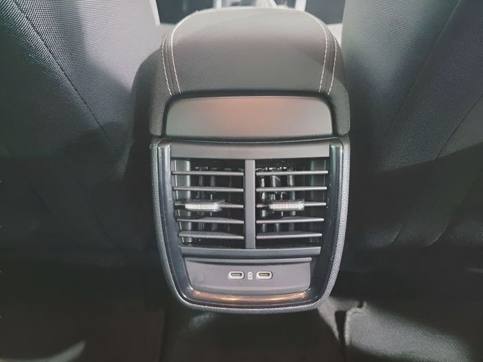 Skoda Kamiq 1.0 TSI Ambition 81 kW (110 CV) Vehículo usado en Sevilla Skoda Kamiq 1.0 TSI Ambition 81 kW (110 CV) Vehículo usado en Sevilla