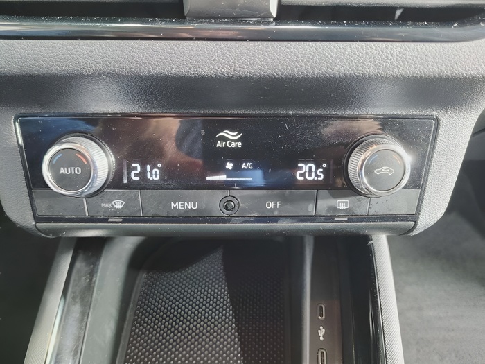 Skoda Kamiq 1.0 TSI Ambition 81 kW (110 CV) Vehículo usado en Sevilla Skoda Kamiq 1.0 TSI Ambition 81 kW (110 CV) Vehículo usado en Sevilla