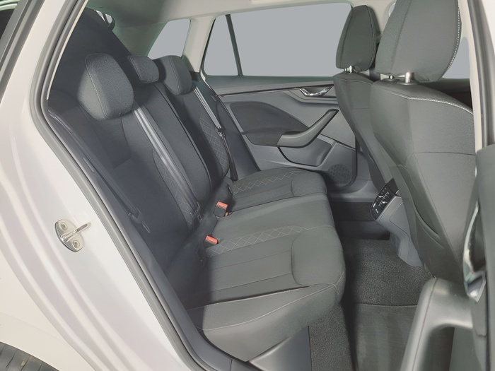 Skoda Kamiq 1.0 TSI Ambition 81 kW (110 CV) Vehículo usado en Sevilla Skoda Kamiq 1.0 TSI Ambition 81 kW (110 CV) Vehículo usado en Sevilla