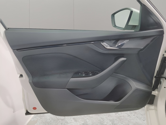 Skoda Kamiq 1.0 TSI Ambition 81 kW (110 CV) Vehículo usado en Sevilla Skoda Kamiq 1.0 TSI Ambition 81 kW (110 CV) Vehículo usado en Sevilla