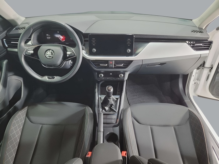 Skoda Kamiq 1.0 TSI Ambition 81 kW (110 CV) Vehículo usado en Sevilla Skoda Kamiq 1.0 TSI Ambition 81 kW (110 CV) Vehículo usado en Sevilla