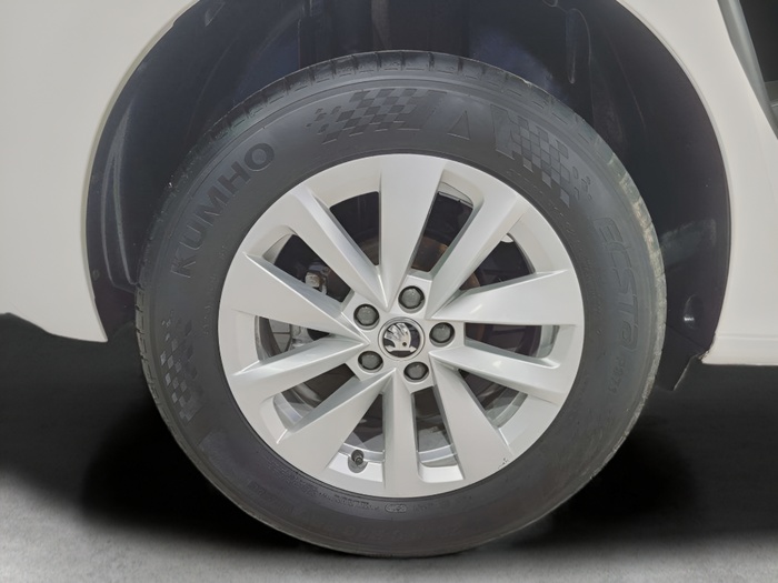 Skoda Kamiq 1.0 TSI Ambition 81 kW (110 CV) Vehículo usado en Sevilla Skoda Kamiq 1.0 TSI Ambition 81 kW (110 CV) Vehículo usado en Sevilla