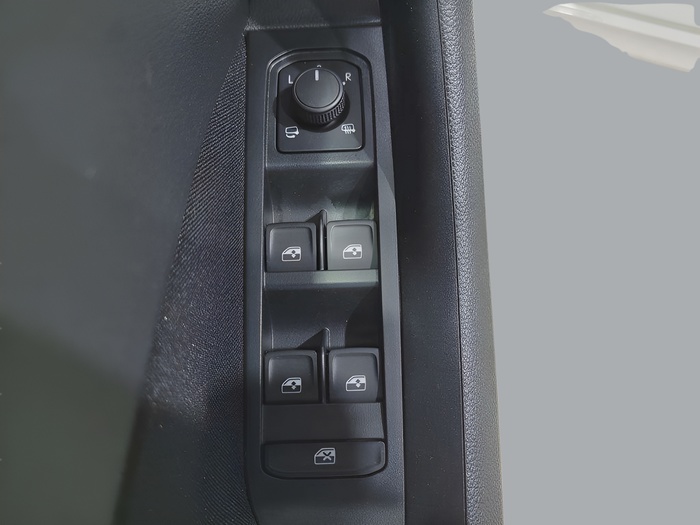 Skoda Kamiq 1.0 TSI Ambition 81 kW (110 CV) Vehículo usado en Sevilla Skoda Kamiq 1.0 TSI Ambition 81 kW (110 CV) Vehículo usado en Sevilla