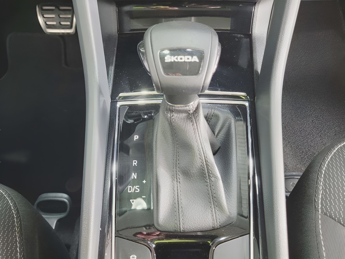 Skoda Kodiaq 2.0 TDI Ambition 4x2 DSG 110 kW (150 CV) Vehículo usado en Sevilla Skoda Kodiaq 2.0 TDI Ambition 4x2 DSG 110 kW (150 CV) Vehículo usado en Sevilla