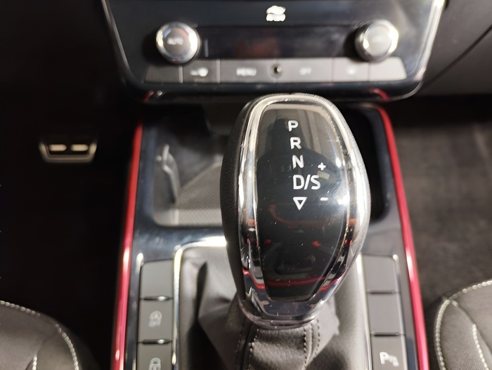 Skoda Fabia 1.0 TSI Monte Carlo DSG 81 kW (110 CV) Vehículo usado en Sevilla Skoda Fabia 1.0 TSI Monte Carlo DSG 81 kW (110 CV) Vehículo usado en Sevilla