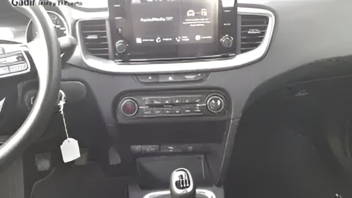 Kia Ceed 1.6 MHEV iMT Drive 100 kW (136 CV) Vehículo usado en Sevilla Kia Ceed 1.6 MHEV iMT Drive 100 kW (136 CV) Vehículo usado en Sevilla