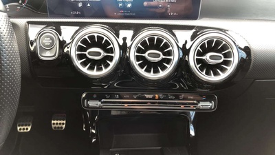 Mercedes-Benz CLA 180 100 kW (136 CV) 16 Mercedes-Benz CLA 180 100 kW (136 CV) 16
