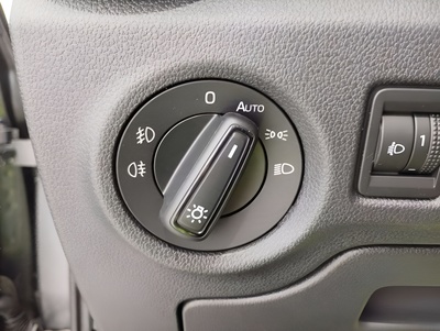 Skoda Fabia 1.0 MPI Selection 59 kW (80 CV) 9 Skoda Fabia 1.0 MPI Selection 59 kW (80 CV) 9