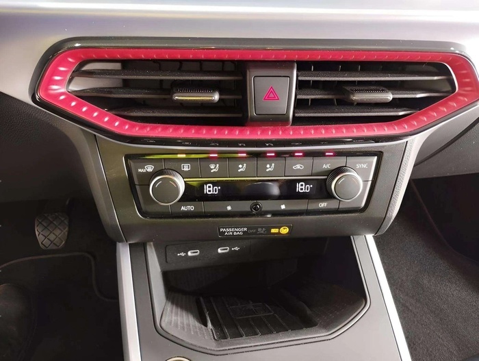 SEAT Arona 1.0 TSI FR XM 81 kW (110 CV) Vehículo usado en Sevilla SEAT Arona 1.0 TSI FR XM 81 kW (110 CV) Vehículo usado en Sevilla