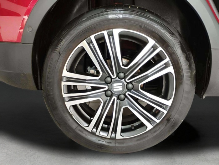 SEAT Arona 1.0 TSI FR XM 81 kW (110 CV) Vehículo usado en Sevilla SEAT Arona 1.0 TSI FR XM 81 kW (110 CV) Vehículo usado en Sevilla