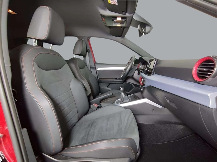 SEAT Arona 1.0 TSI FR XL RX 81 kW (110 CV) Vehículo usado en Sevilla SEAT Arona 1.0 TSI FR XL RX 81 kW (110 CV) Vehículo usado en Sevilla