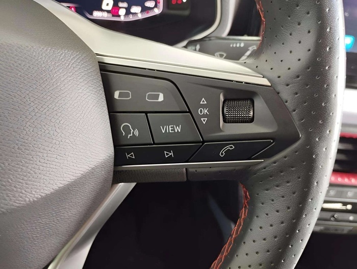 SEAT Arona 1.0 TSI FR XL RX 81 kW (110 CV) Vehículo usado en Sevilla SEAT Arona 1.0 TSI FR XL RX 81 kW (110 CV) Vehículo usado en Sevilla