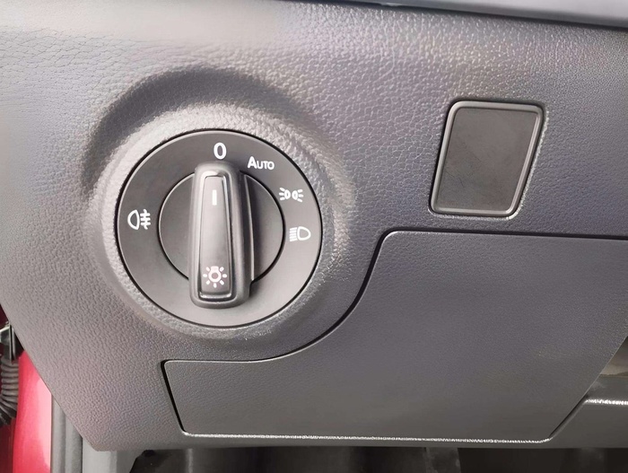 SEAT Arona 1.0 TSI FR XL RX 81 kW (110 CV) Vehículo usado en Sevilla SEAT Arona 1.0 TSI FR XL RX 81 kW (110 CV) Vehículo usado en Sevilla