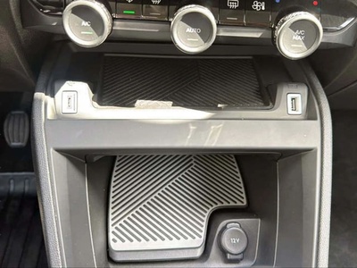 Citroen C4 PureTech 130 S&S 6v Plus 96 kW (131 CV) 19 Citroen C4 PureTech 130 S&S 6v Plus 96 kW (131 CV) 19