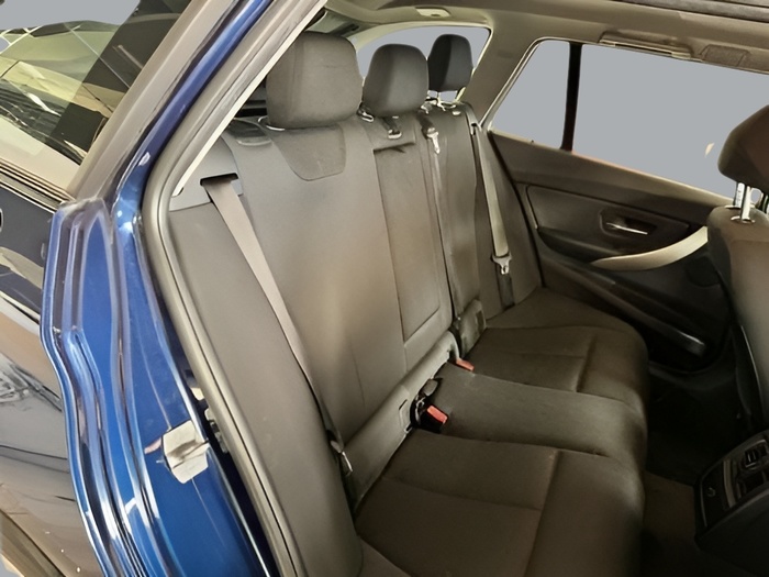 BMW Serie 3 318d Touring 110 kW (150 CV) Vehículo usado en Sevilla BMW Serie 3 318d Touring 110 kW (150 CV) Vehículo usado en Sevilla