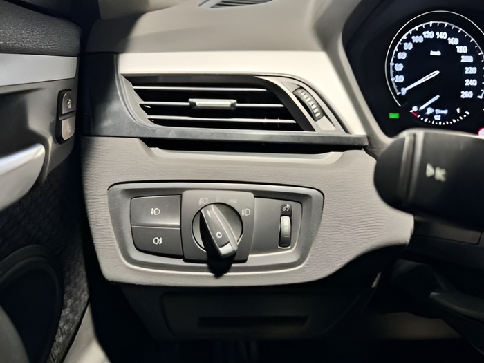 BMW X1 sDrive18d 110 kW (150 CV) Vehículo usado en Sevilla BMW X1 sDrive18d 110 kW (150 CV) Vehículo usado en Sevilla