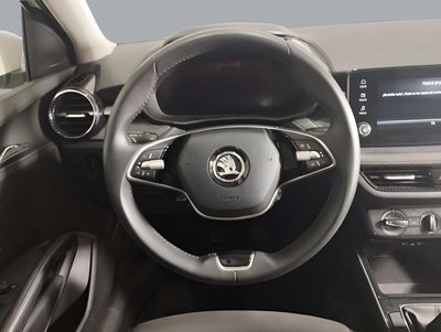 Skoda Fabia 1.0 MPI Selection 59 kW (80 CV) 12 Skoda Fabia 1.0 MPI Selection 59 kW (80 CV) 12