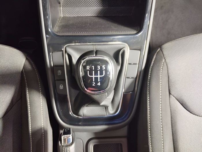 Skoda Fabia 1.0 MPI Selection 59 kW (80 CV) Vehículo usado en Sevilla Skoda Fabia 1.0 MPI Selection 59 kW (80 CV) Vehículo usado en Sevilla