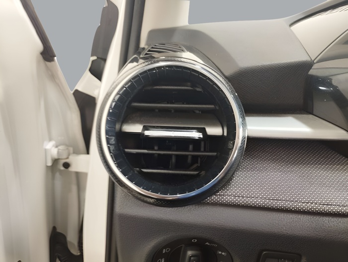 Skoda Fabia 1.0 MPI Selection 59 kW (80 CV) Vehículo usado en Sevilla Skoda Fabia 1.0 MPI Selection 59 kW (80 CV) Vehículo usado en Sevilla