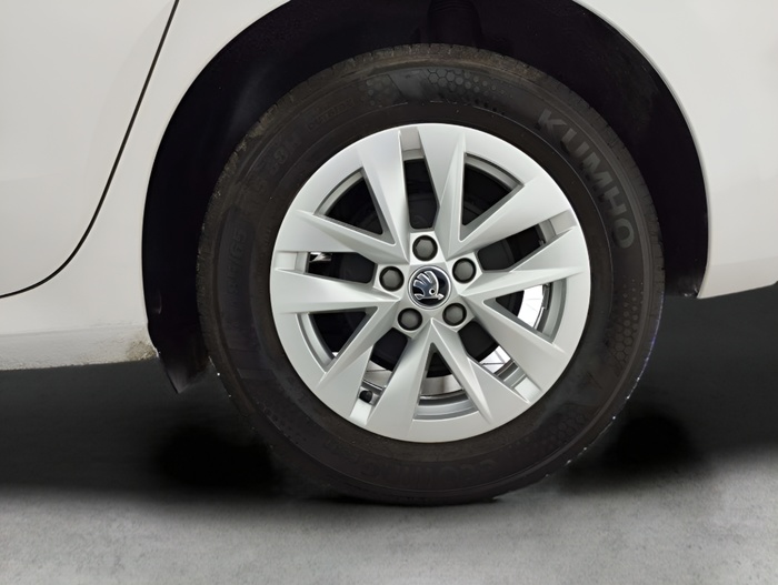 Skoda Fabia 1.0 MPI Selection 59 kW (80 CV) Vehículo usado en Sevilla Skoda Fabia 1.0 MPI Selection 59 kW (80 CV) Vehículo usado en Sevilla