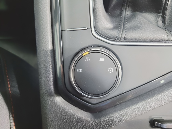 SEAT Tarraco 1.4 E-Hybrid FR Edition DSG 180 kW (245 CV) Vehículo usado en Sevilla SEAT Tarraco 1.4 E-Hybrid FR Edition DSG 180 kW (245 CV) Vehículo usado en Sevilla