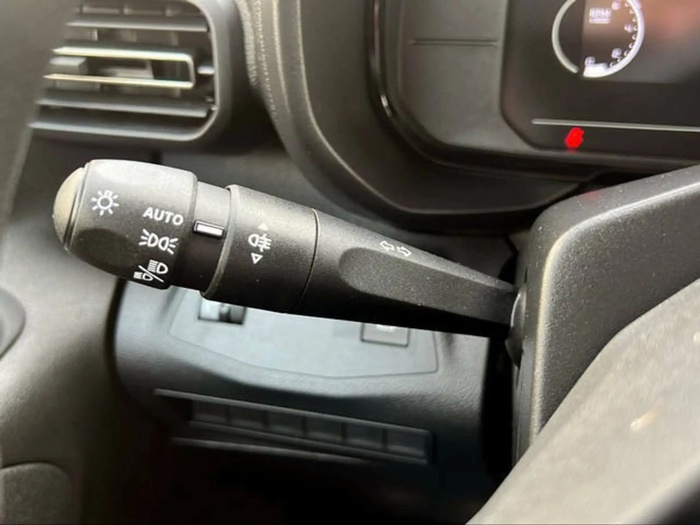 Citroen Berlingo Furgon BlueHDi 100 Talla XL 74 kW (100 CV) KM0 en Sevilla Citroen Berlingo Furgon BlueHDi 100 Talla XL 74 kW (100 CV) KM0 en Sevilla