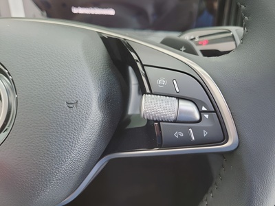 Skoda Superb 2.0 TDI Selection DSG 110 kW (150 CV) 14 Skoda Superb 2.0 TDI Selection DSG 110 kW (150 CV) 14