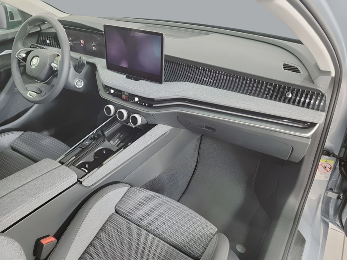 Skoda Superb 2.0 TDI Selection DSG 110 kW (150 CV) Vehículo usado en Sevilla Skoda Superb 2.0 TDI Selection DSG 110 kW (150 CV) Vehículo usado en Sevilla