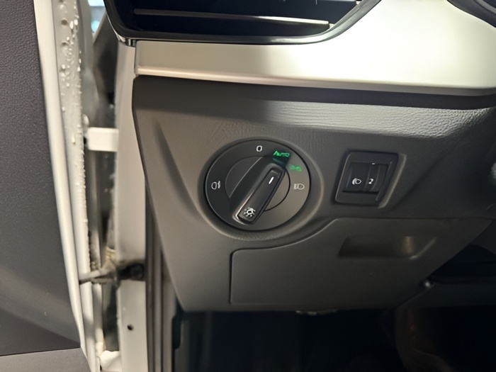 Skoda Kamiq 1.0 TSI Ambition DSG 81 kW (110 CV) Vehículo usado en Sevilla Skoda Kamiq 1.0 TSI Ambition DSG 81 kW (110 CV) Vehículo usado en Sevilla