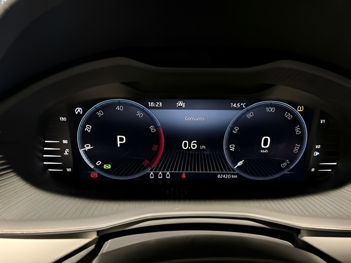 Skoda Kamiq 1.0 TSI Ambition DSG 81 kW (110 CV) Vehículo usado en Sevilla Skoda Kamiq 1.0 TSI Ambition DSG 81 kW (110 CV) Vehículo usado en Sevilla